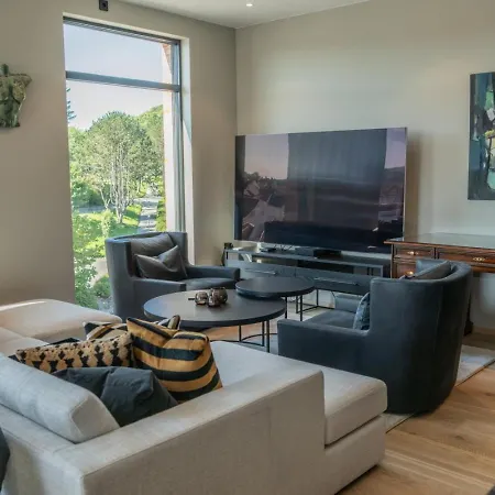 Apartment Center Exclusive In Bykronen